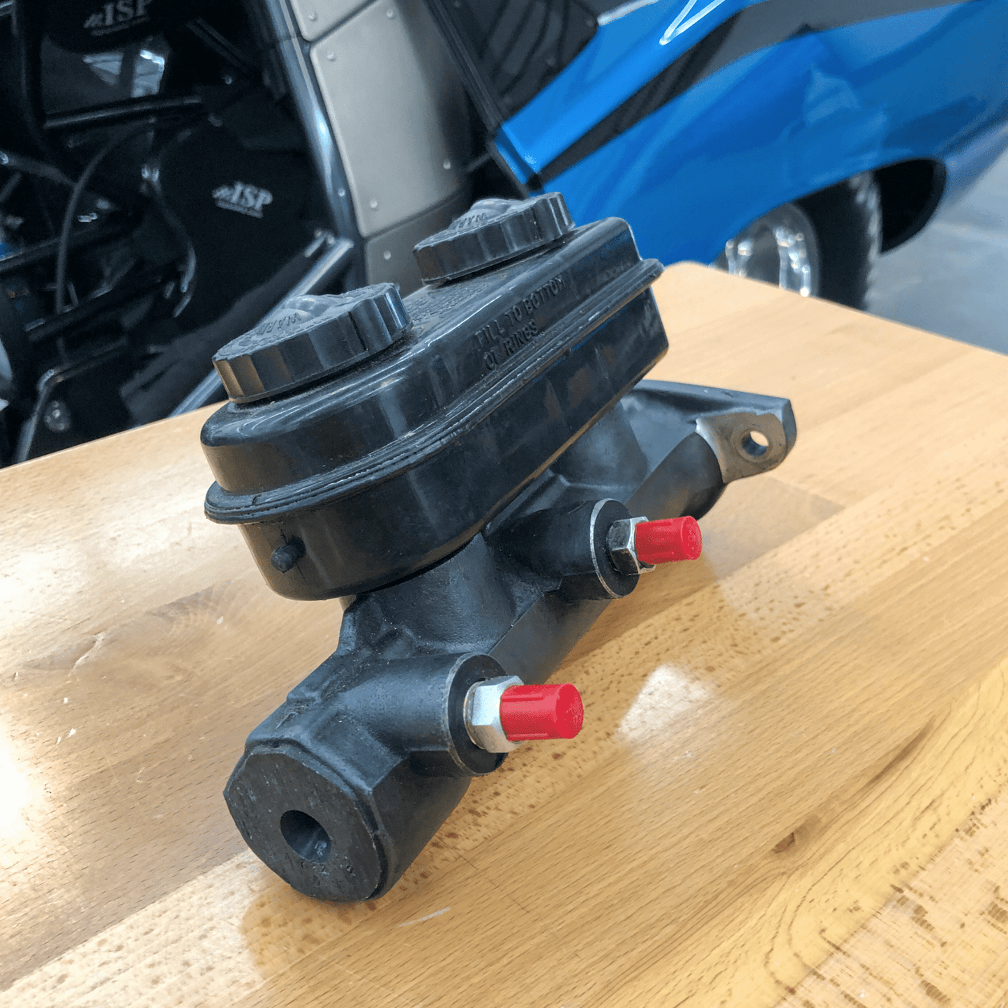 Lamb 1 1/8in-Bore Master Cylinder