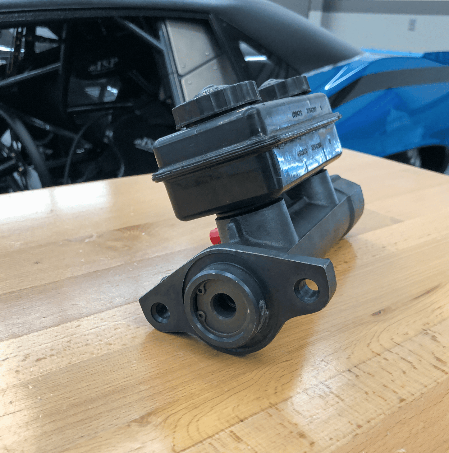 Lamb 1 1/8in-Bore Master Cylinder