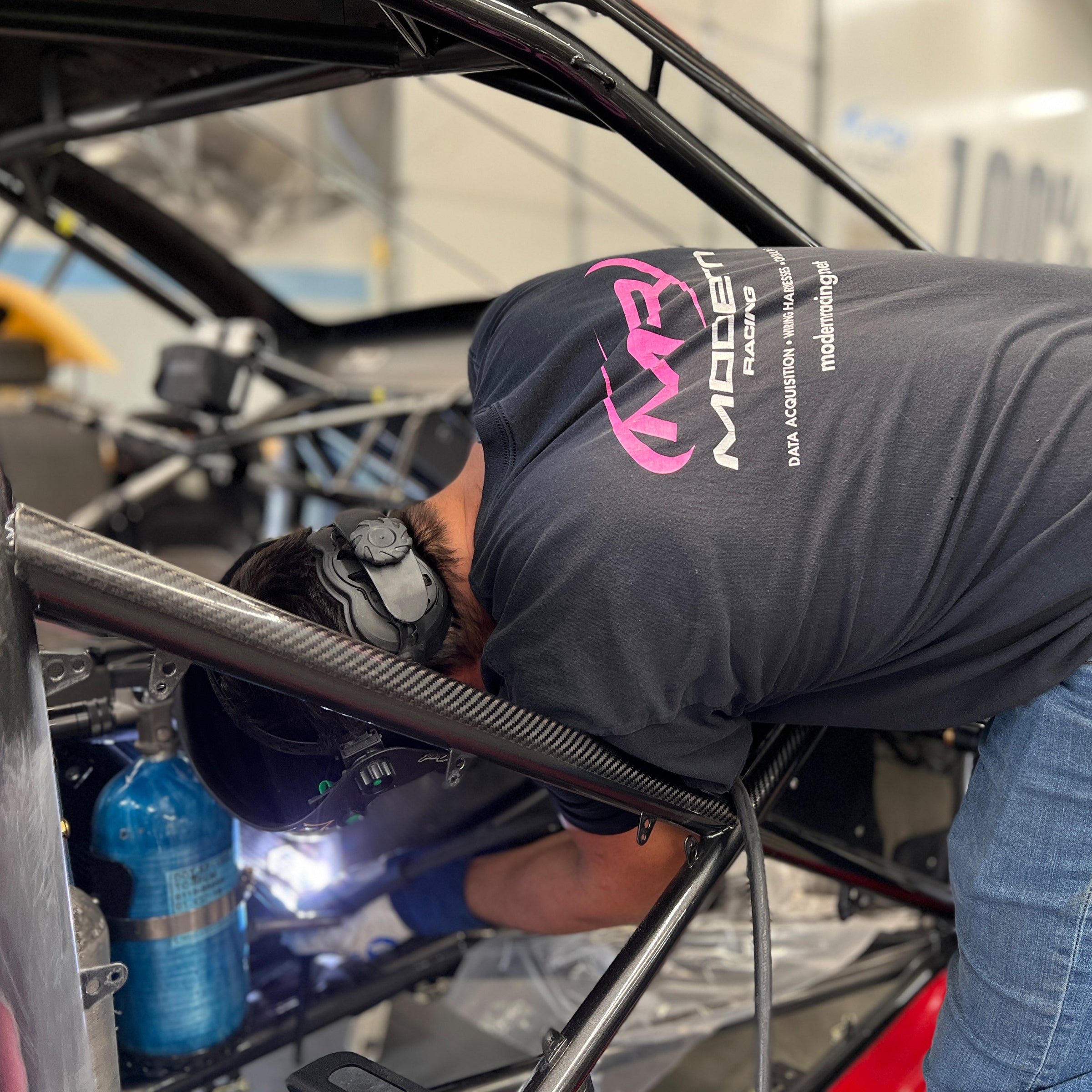 DEPARTMENTS AND SERVICES – Modern Racing